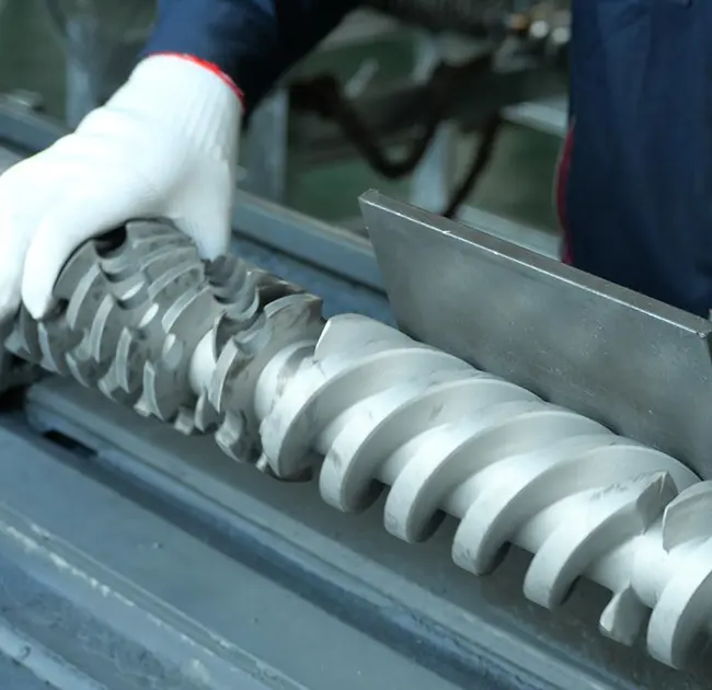 Kedu ihe kpatara ahịrị ojii ji apụta ugboro ugboro na extruder? Isiokwu a na-akụziri gị otu esi eme ngwa ngwa chọpụta ma ọ bụ nsogbu na gbọmgbọm ma ọ bụ ịghasa.